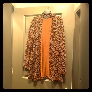 Leopard print cardigan w pockets